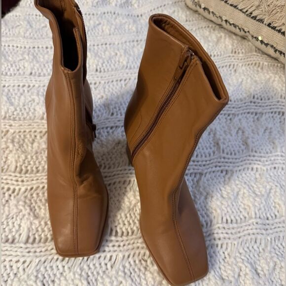 NEW Free People Sienna Leather Ankle Boots in Cognac - Picture 9 of 9